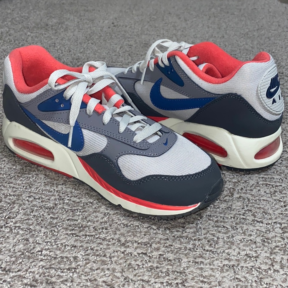 NIKE Air Max Correlate in Neutral Grey